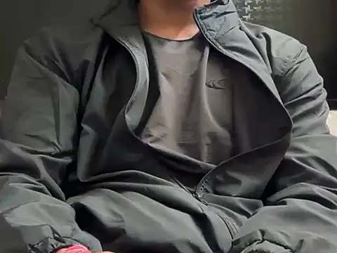 Snapshot of develhd chatting on 11-19-25, 08:31 develhd online show from 11-19-25, 08:31