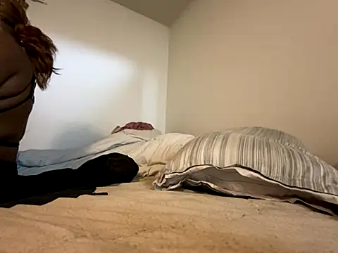 Snapshot of KANDIS864 chatting on 10-22-25, 03:40 KANDIS864 online show from 10-22-25, 03:40