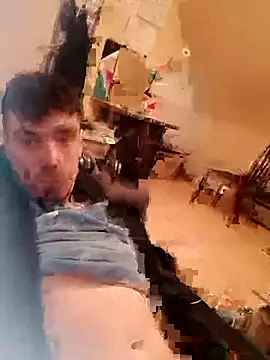 Snapshot of KaosAlpha chatting on 12-17-25, 04:02 KaosAlpha online show from 12-17-25, 04:02