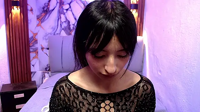 alaia blue online show from 10-14-25, 01:23