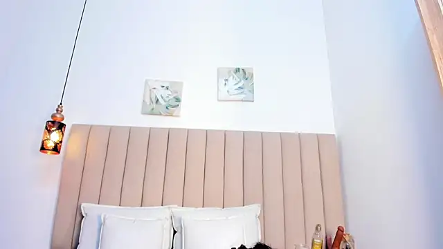 Snapshot of Mistt_Mia chatting on 06-11-26, 02:53 Mistt Mia online show from 06-11-26, 02:53