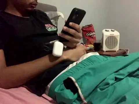 Snapshot of Insurance-03 chatting on 01-11-26, 11:37 Insurance-03 online show from 01-11-26, 11:37