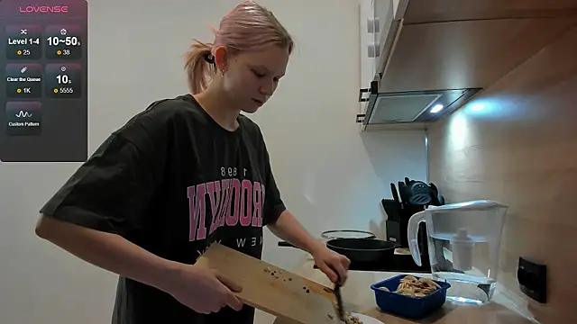  Gentle Angel Melissa  online show from 10-10-25, 04:06