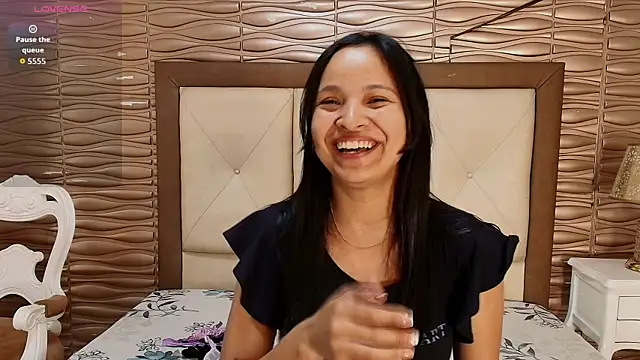 Snapshot of Miladiosa chatting on 04-26-26, 01:53 Miladiosa online show from 04-26-26, 01:53