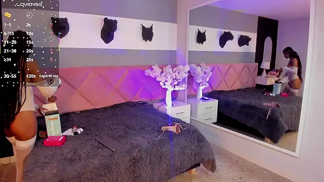 Snapshot of amy_miller1 chatting on 09-26-25, 08:02 amy miller1 online show from 09-26-25, 08:02