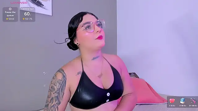 melody blossom  online show from 12-16-25, 08:47