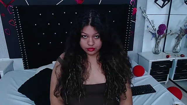 Snapshot of CloeStron chatting on 09-29-25, 12:32 CloeStron online show from 09-29-25, 12:32