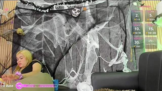 Snapshot of rubby_lux chatting on 10-28-25, 03:36 rubby lux online show from 10-28-25, 03:36