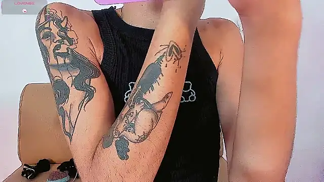 Snapshot of Prince_Lihan chatting on 01-09-26, 06:42 Prince Lihan online show from 01-09-26, 06:42