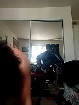 SimoneSays online show from 04-15-26, 07:43