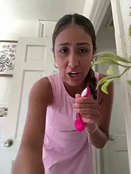 Snapshot of Sonnysoles chatting on 10-17-25, 06:10 Sonnysoles online show from 10-17-25, 06:10