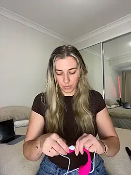 louiseberkeley online show from 06-03-26, 03:31