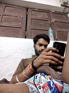 Snapshot of yashuuuu021 chatting on 09-22-25, 06:10 yashuuuu021 online show from 09-22-25, 06:10