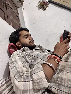 Snapshot of yashuuuu021 chatting on 09-24-25, 03:37 yashuuuu021 online show from 09-24-25, 03:37