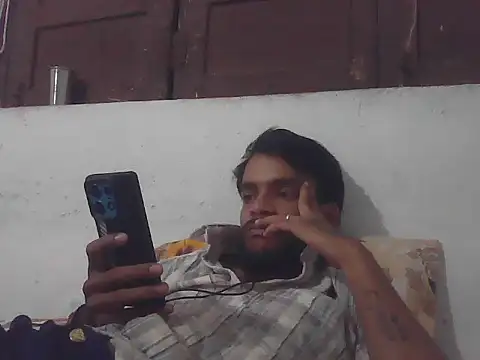 Snapshot of yashuuuu021 chatting on 09-25-25, 05:38 yashuuuu021 online show from 09-25-25, 05:38