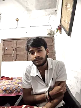 Snapshot of yashuuuu021 chatting on 10-03-25, 06:27 yashuuuu021 online show from 10-03-25, 06:27