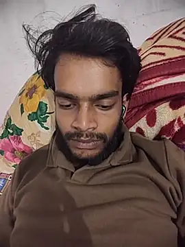 Snapshot of yashuuuu021 chatting on 10-08-25, 06:27 yashuuuu021 online show from 10-08-25, 06:27