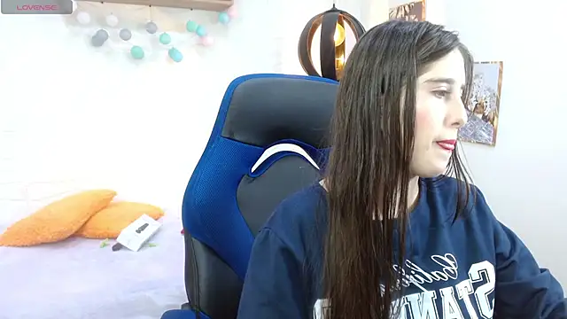 Snapshot of karlarousex chatting on 10-15-25, 03:28 karlarousex online show from 10-15-25, 03:28