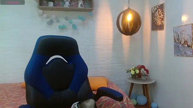 Snapshot of karlarousex chatting on 11-07-25, 02:44 karlarousex online show from 11-07-25, 02:44