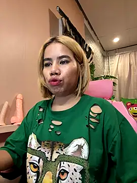 Snapshot of Kath_C chatting on 10-01-25, 03:23 Kath C online show from 10-01-25, 03:23