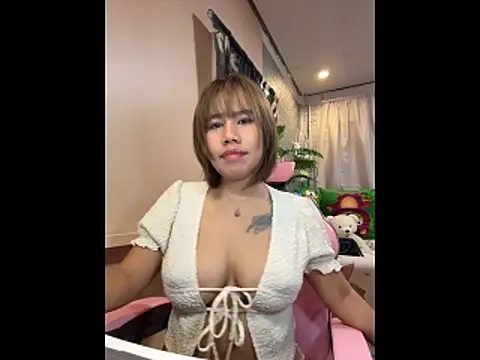 Snapshot of Kath_C chatting on 12-16-25, 09:36 Kath C online show from 12-16-25, 09:36