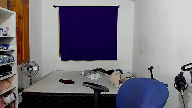 Snapshot of JuanchiT66 chatting on 10-17-25, 05:21 JuanchiT66 online show from 10-17-25, 05:21