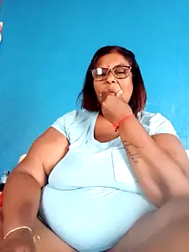 Snapshot of mileesha chatting on 02-10-25, 08:42 mileesha online show from 02-10-25, 08:42