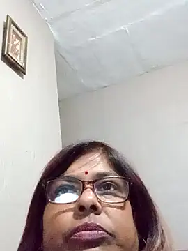 Snapshot of mileesha chatting on 10-09-25, 08:18 mileesha online show from 10-09-25, 08:18