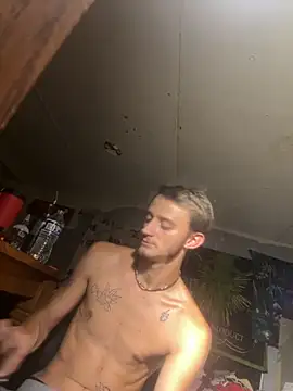 Snapshot of StoneyCam chatting on 09-09-25, 02:22 StoneyCam online show from 09-09-25, 02:22