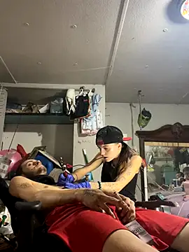 Snapshot of StoneyCam chatting on 12-05-25, 04:32 StoneyCam online show from 12-05-25, 04:32