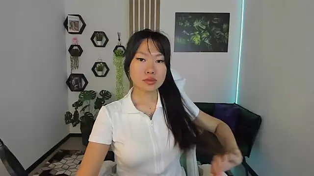 Snapshot of LunaPurrr chatting on 09-29-25, 11:20 LunaPurrr online show from 09-29-25, 11:20