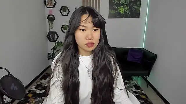 Snapshot of LunaPurrr chatting on 11-11-25, 01:05 LunaPurrr online show from 11-11-25, 01:05