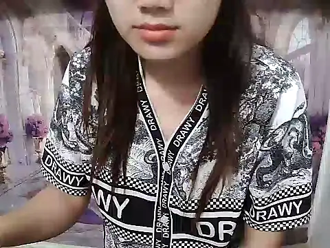 Snapshot of Linda-24 chatting on 01-06-26, 10:45 Linda-24 online show from 01-06-26, 10:45