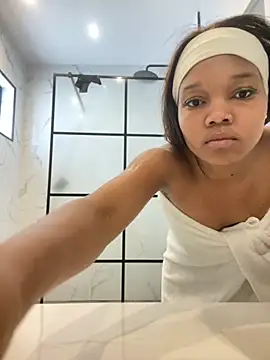 Snapshot of BaddestAss22 chatting on 09-28-25, 09:03 BaddestAss22 online show from 09-28-25, 09:03