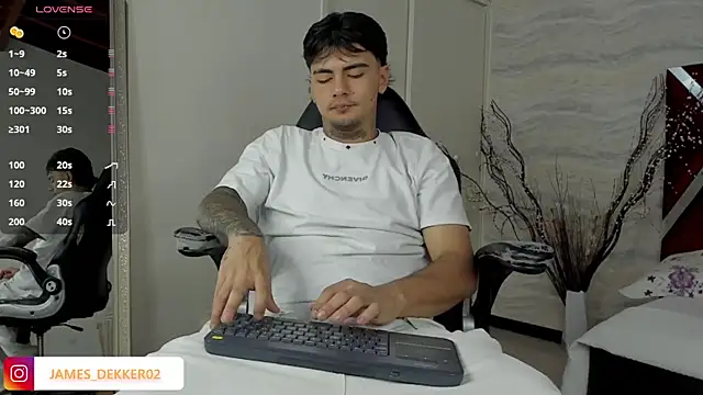 JamesDeker online show from 10-20-25, 08:09