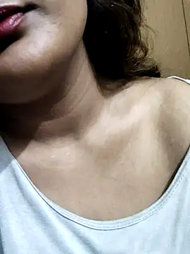 Snapshot of Cute_pinkii chatting on 10-31-25, 08:10 Cute pinkii online show from 10-31-25, 08:10