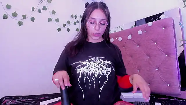 JulianaCarter online show from 05-07-26, 08:25