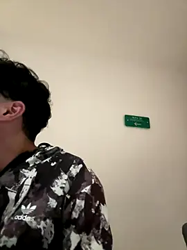 Snapshot of RaphaelDufort chatting on 11-27-25, 11:40 RaphaelDufort online show from 11-27-25, 11:40