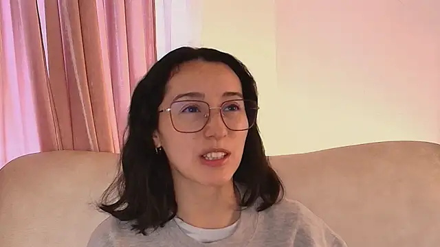 Ginevra esposito online show from 05-15-26, 12:45