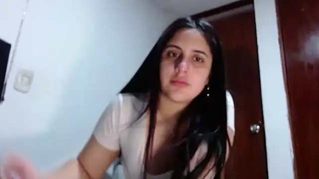 Snapshot of Electraweb_09 chatting on 10-15-25, 06:41 Electraweb 09 online show from 10-15-25, 06:41