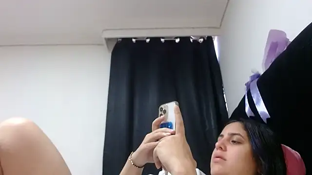 Snapshot of Electraweb_09 chatting on 11-07-25, 12:16 Electraweb 09 online show from 11-07-25, 12:16