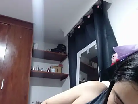 Snapshot of Electraweb_09 chatting on 11-20-25, 09:47 Electraweb 09 online show from 11-20-25, 09:47