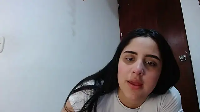 Snapshot of Electraweb_09 chatting on 12-22-25, 09:12 Electraweb 09 online show from 12-22-25, 09:12