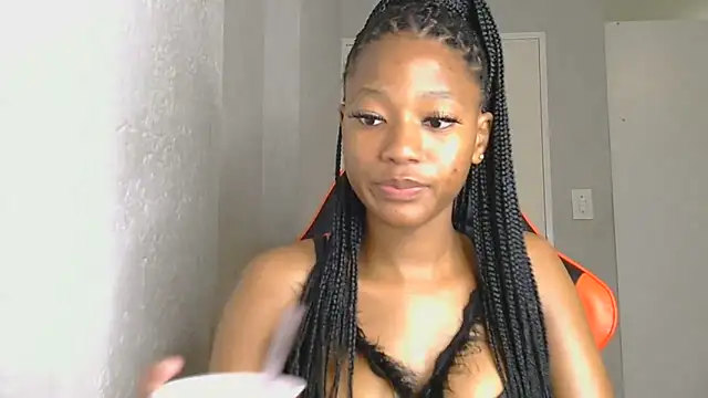 Snapshot of Ballenciaa chatting on 10-18-25, 07:25 Ballenciaa online show from 10-18-25, 07:25