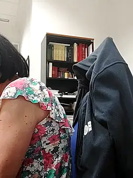 Emily de Carla online show from 11-20-25, 04:07