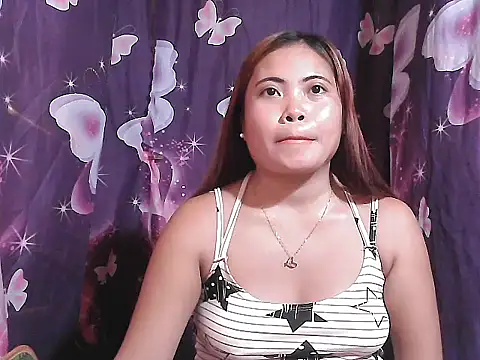 Snapshot of Hot_Samantha4u chatting on 05-23-26, 11:42 Hot Samantha4u online show from 05-23-26, 11:42