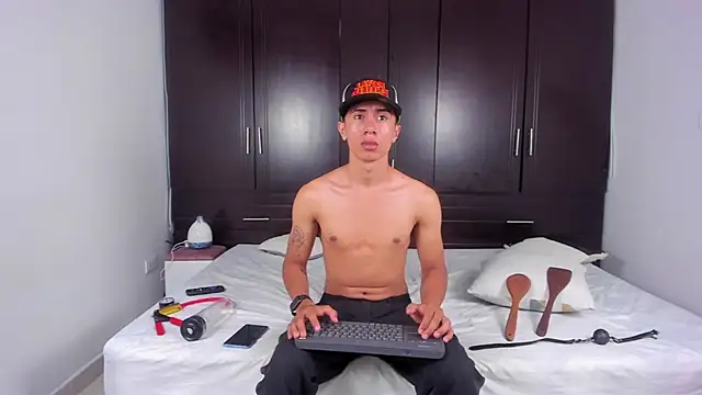 Snapshot of zadders_yb chatting on 09-18-25, 04:14 zadders yb online show from 09-18-25, 04:14