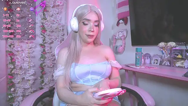 Snapshot of victoriabb28 chatting on 07-03-26, 03:35 victoriabb28 online show from 07-03-26, 03:35