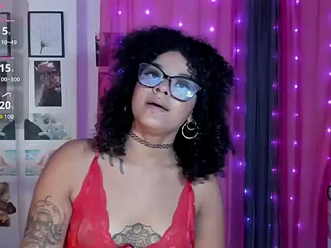 Snapshot of Darkflama1 chatting on 09-29-25, 04:56 Darkflama1 online show from 09-29-25, 04:56