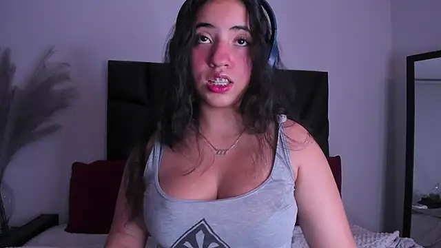 Snapshot of Nicol_Chang chatting on 09-11-25, 04:01 Nicol Chang online show from 09-11-25, 04:01